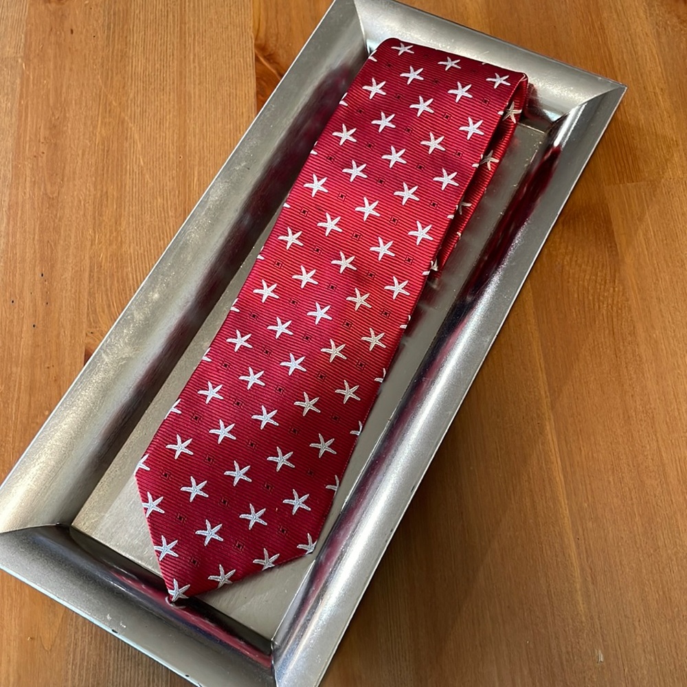 Bass starfish tie